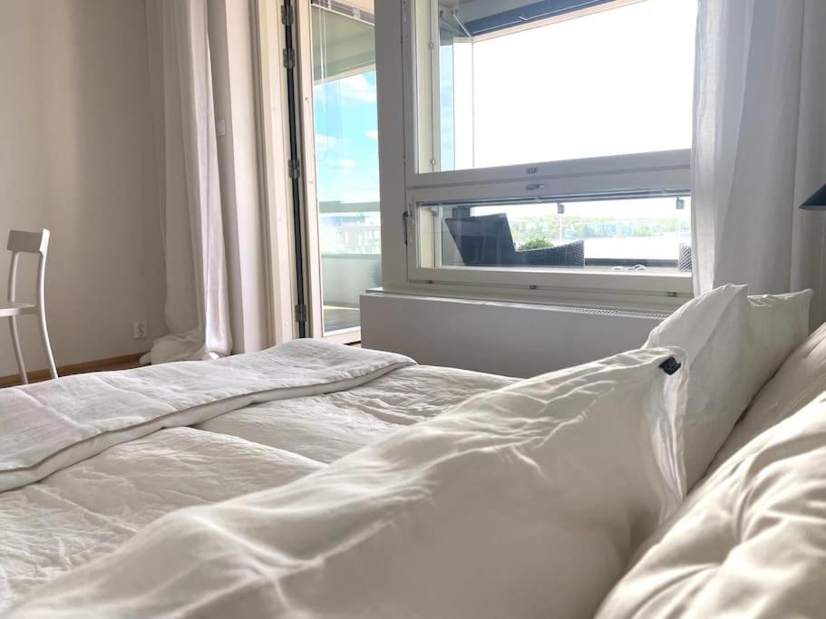 Apartment Goldfinger Yksioe Merinaekoealalla 7 Krs *