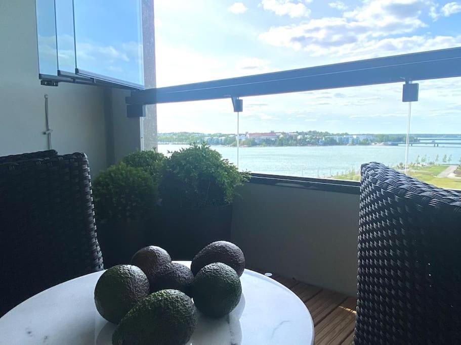 Apartment Goldfinger Yksioe Merinaekoealalla 7 Krs Helsinki